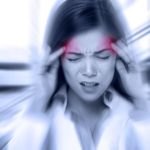 bolesť hlavy žena má migrénu